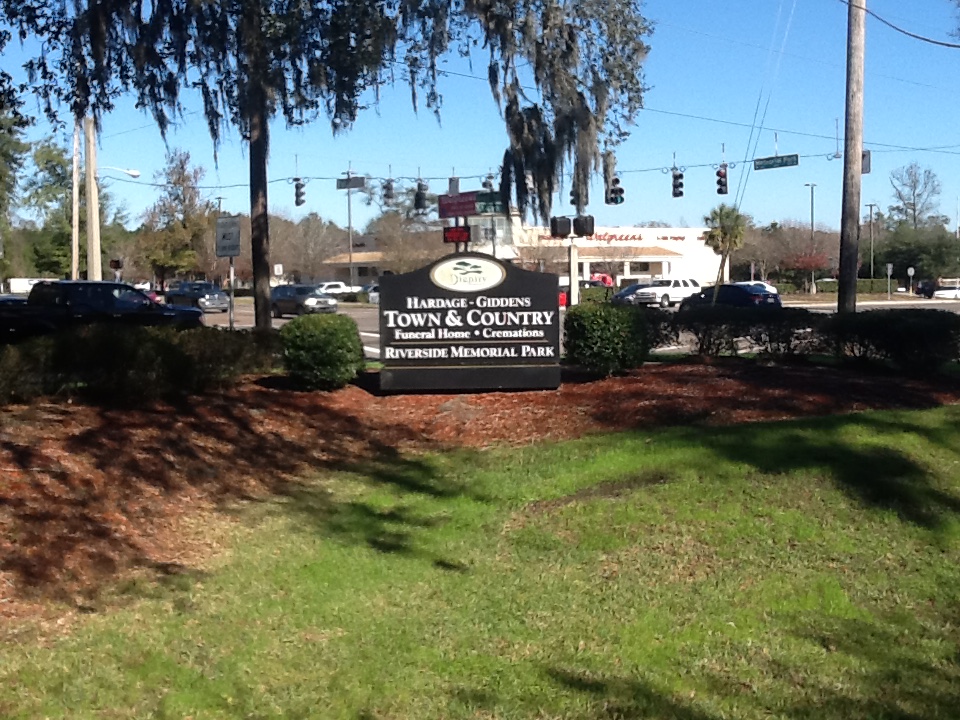 Riverside Memorial Park